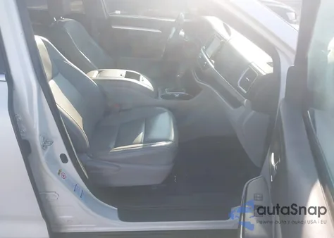 2015 Toyota Highlander Xle V6 from USA, damaged, VIN 5TDJKRFH8FS109182